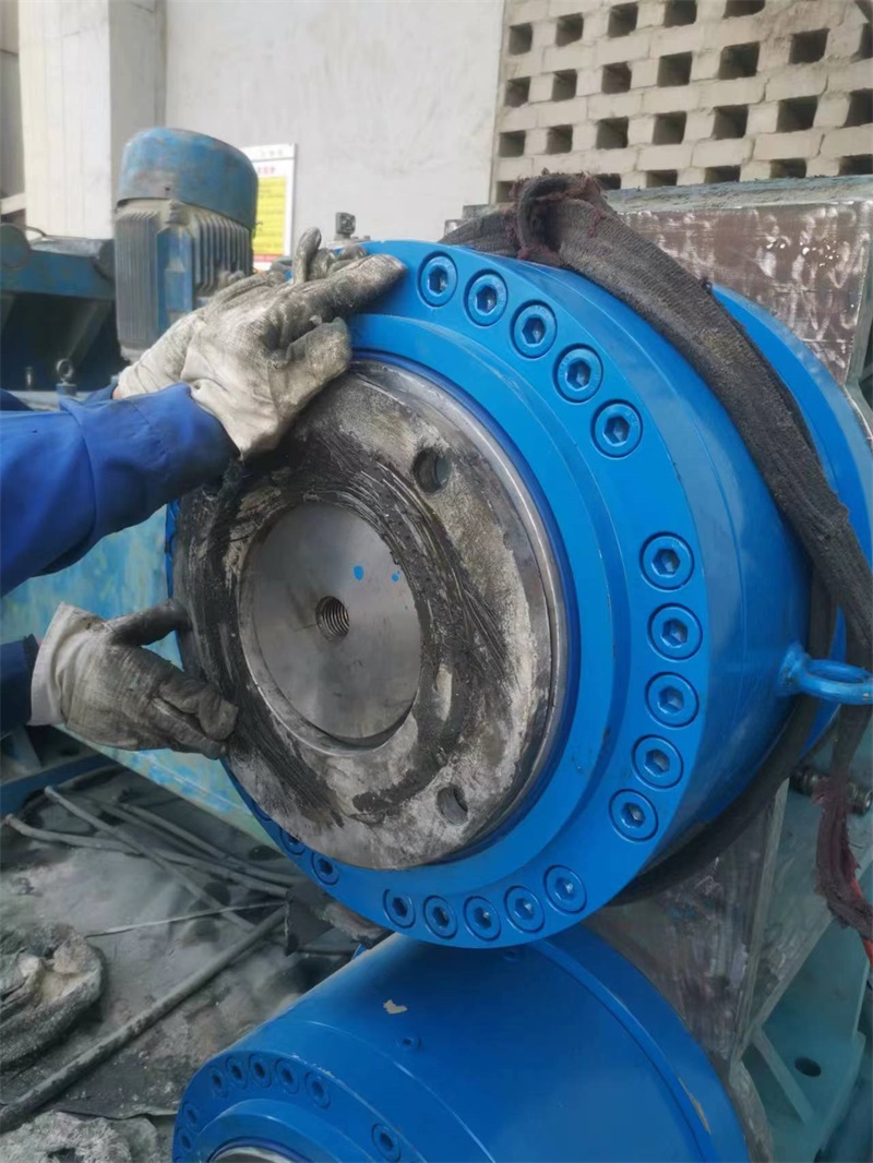 Hydraulic System Transformation of Roller Press